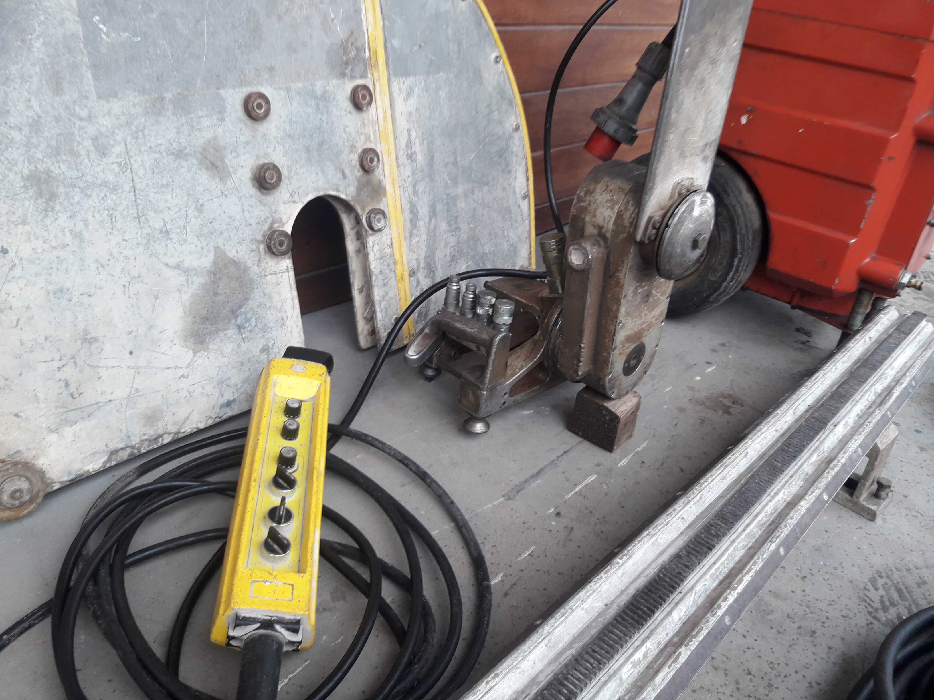 hydrauliczna ścienna piła do betonu Hilti Ds TS 32 , LP30 , niesprawna