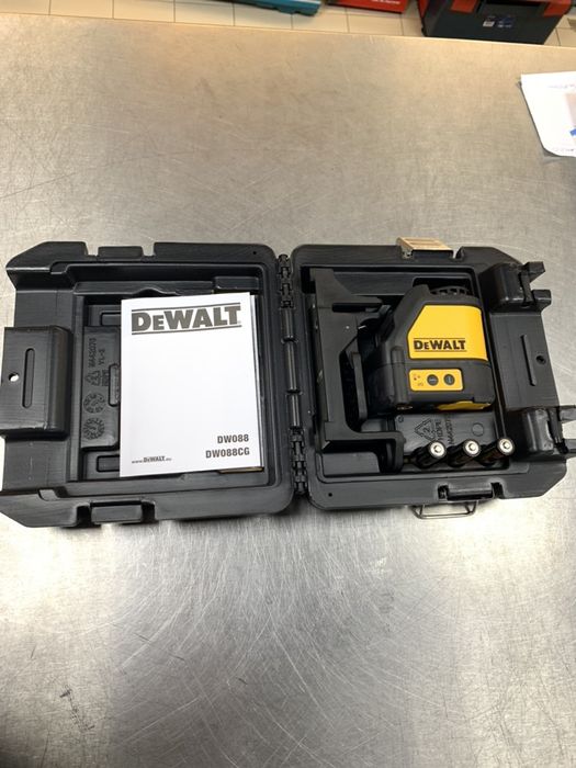 Nivel Laser Luz Verde Cruzado DeWalt DW088CG