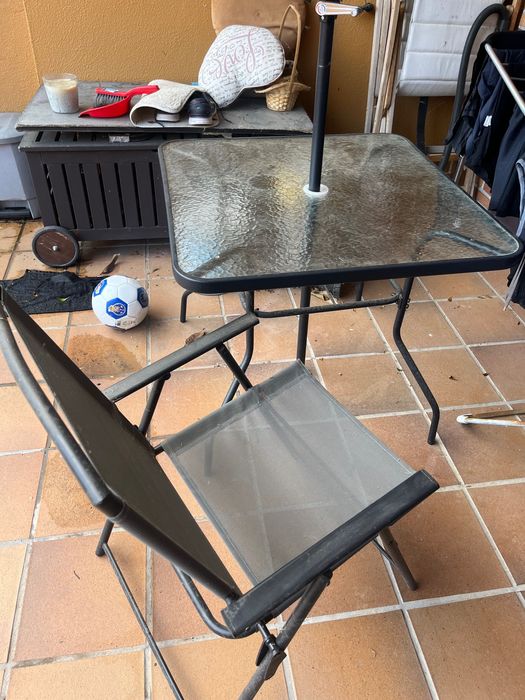 Mesa de jardim muito pouco uso