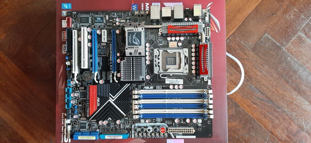 Motherboard asus rampage 2 extreme + xeon x5690 + corsair xm3 12gigas