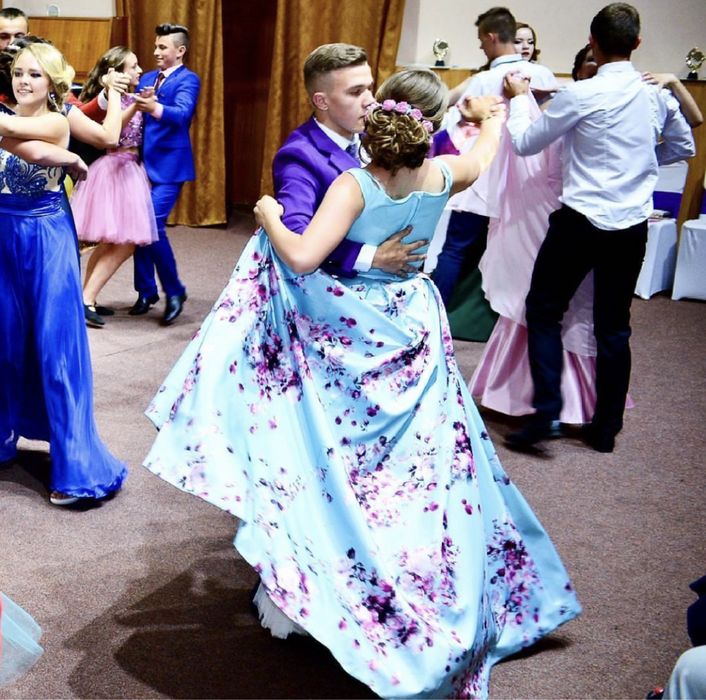 Вечірня/випускна сукня