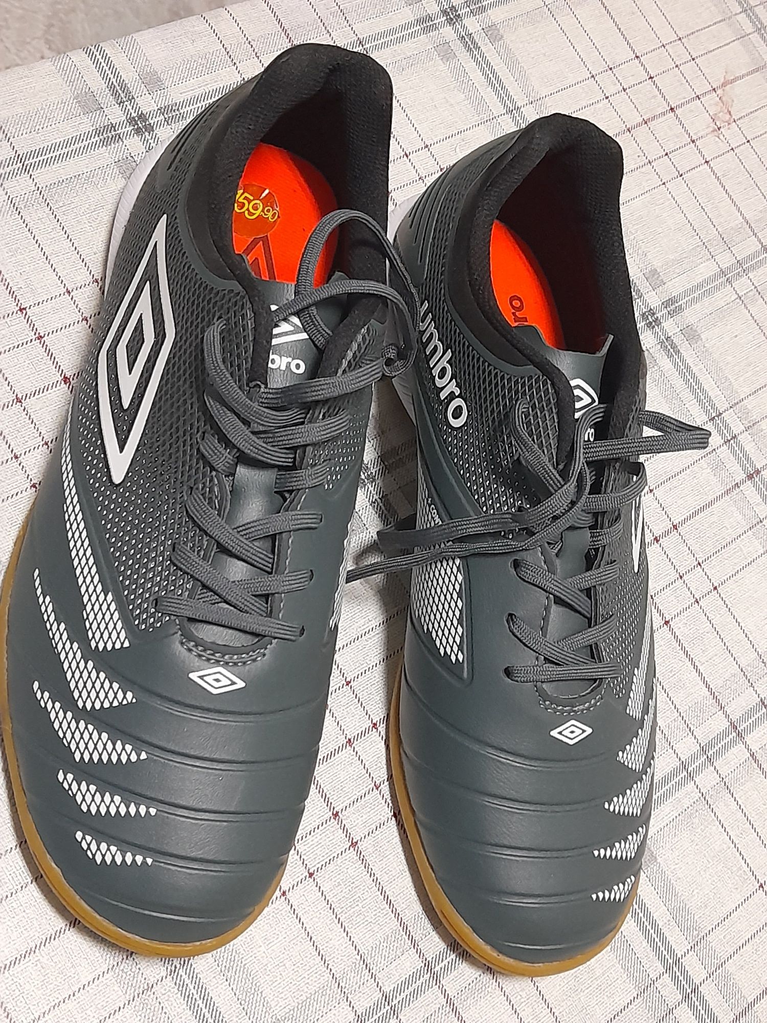 Vendo tenis futsal