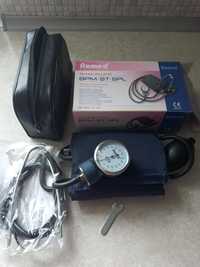 Апарат для вимірювання кров'яного тиску з стетоскопом
