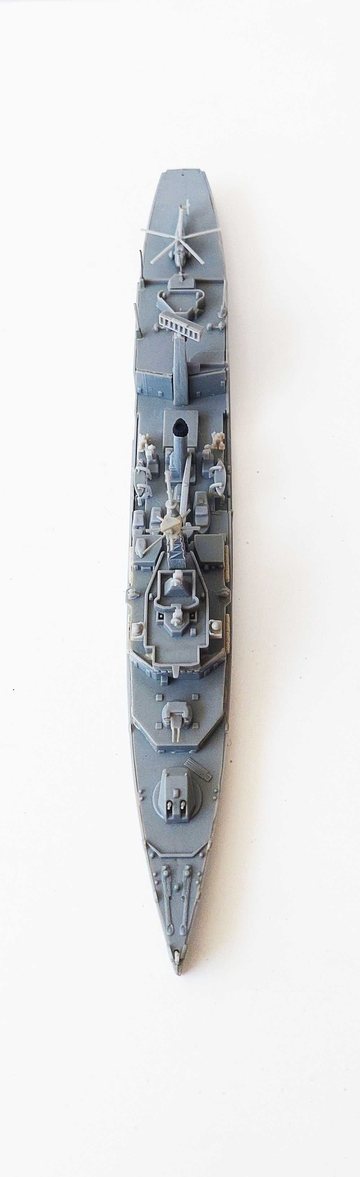 Kit montado de modelismo 1/700 em plástico do Cruzador "HMS Tiger"
