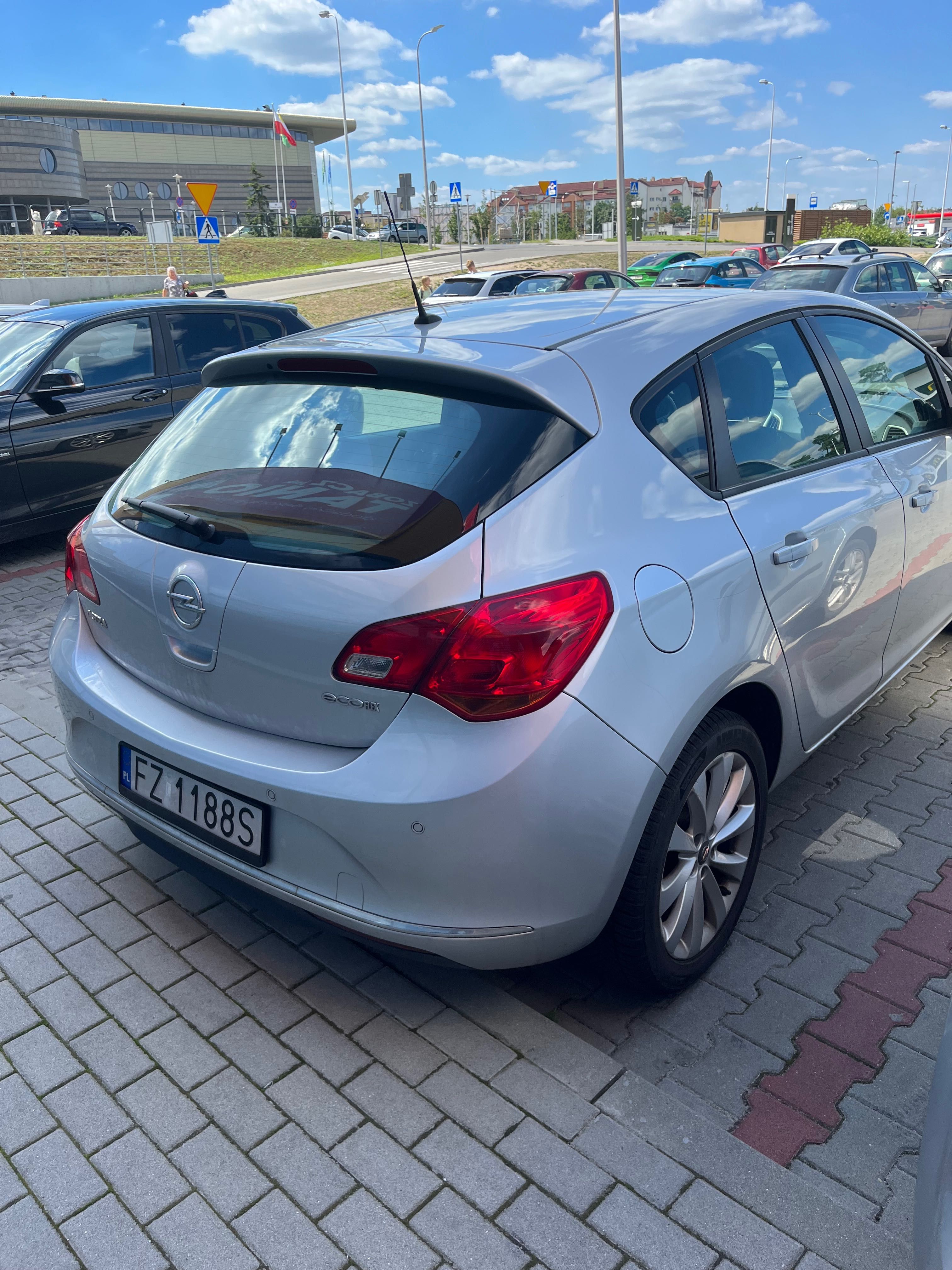 Opel Astra J w bardzo dobrym stanie !