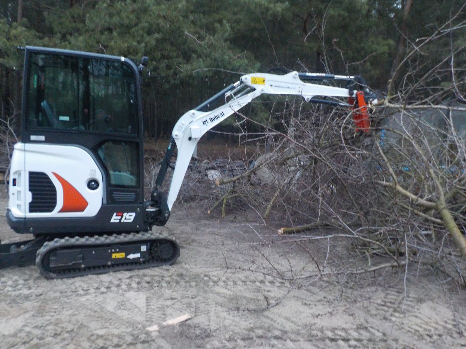 Usługi minikoparką bobcat,mini koparko-ładowarką 2cx ,koparka