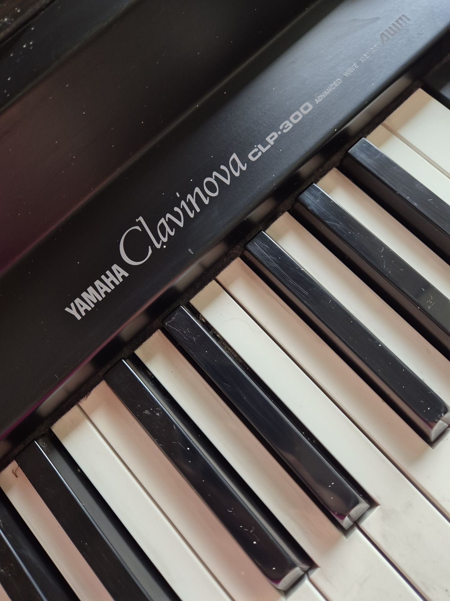 Yamaha Clavinova CLP-300