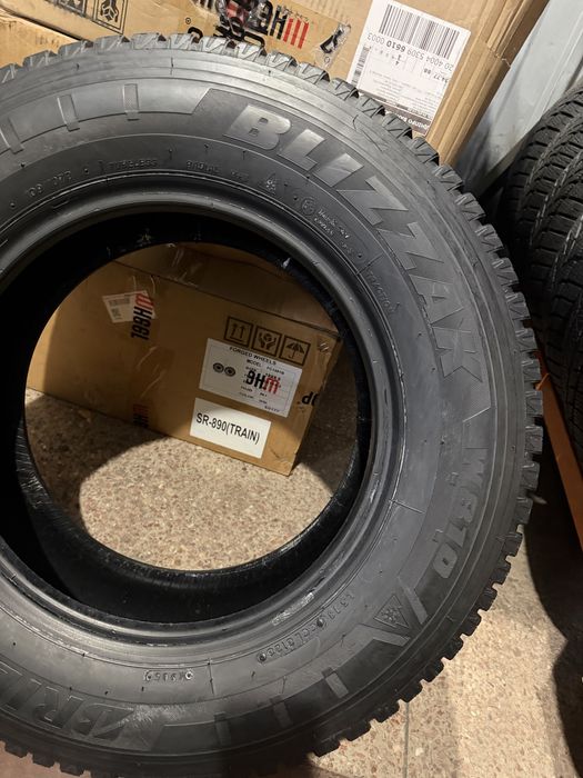 215/70 r15C Bridgestone 4 шт.