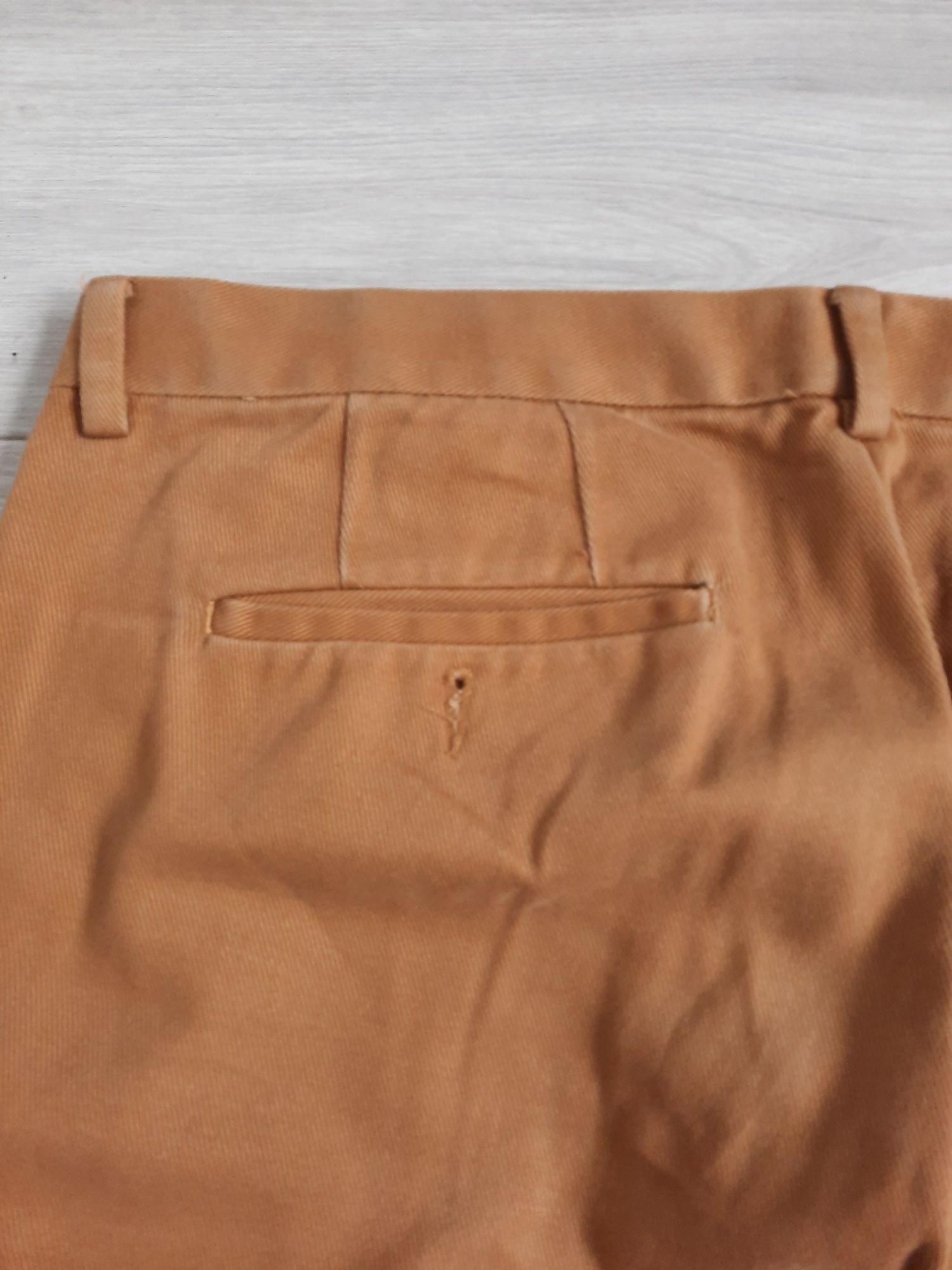 Musztardowe spodnie męskie H&M rozm. M