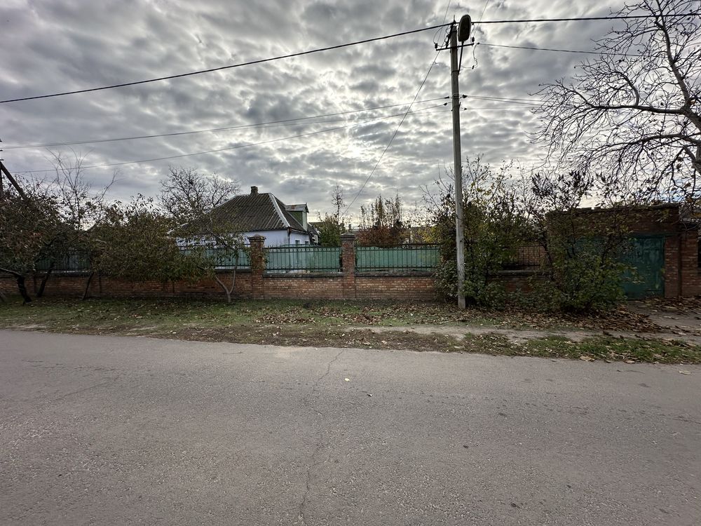 Продаю будинок с земельною ділянкою рівноі форми Херсонське шосе