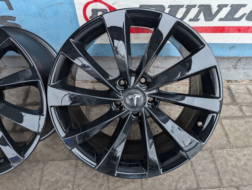 Титанові оригінальні диски Tesla 5*120 R19 ET - 35