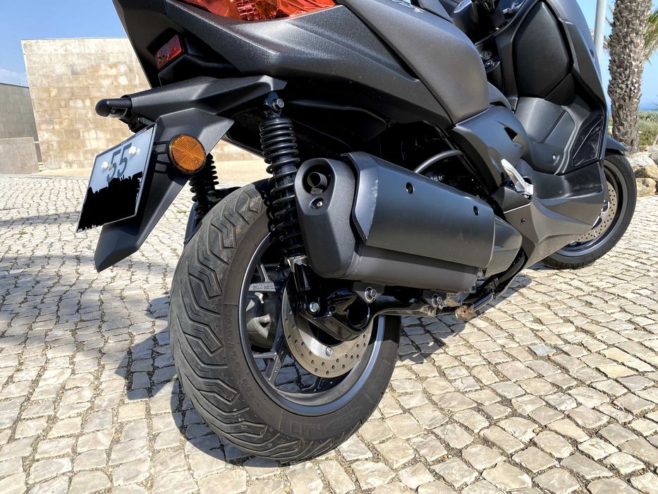 Yamaha X-Max 300