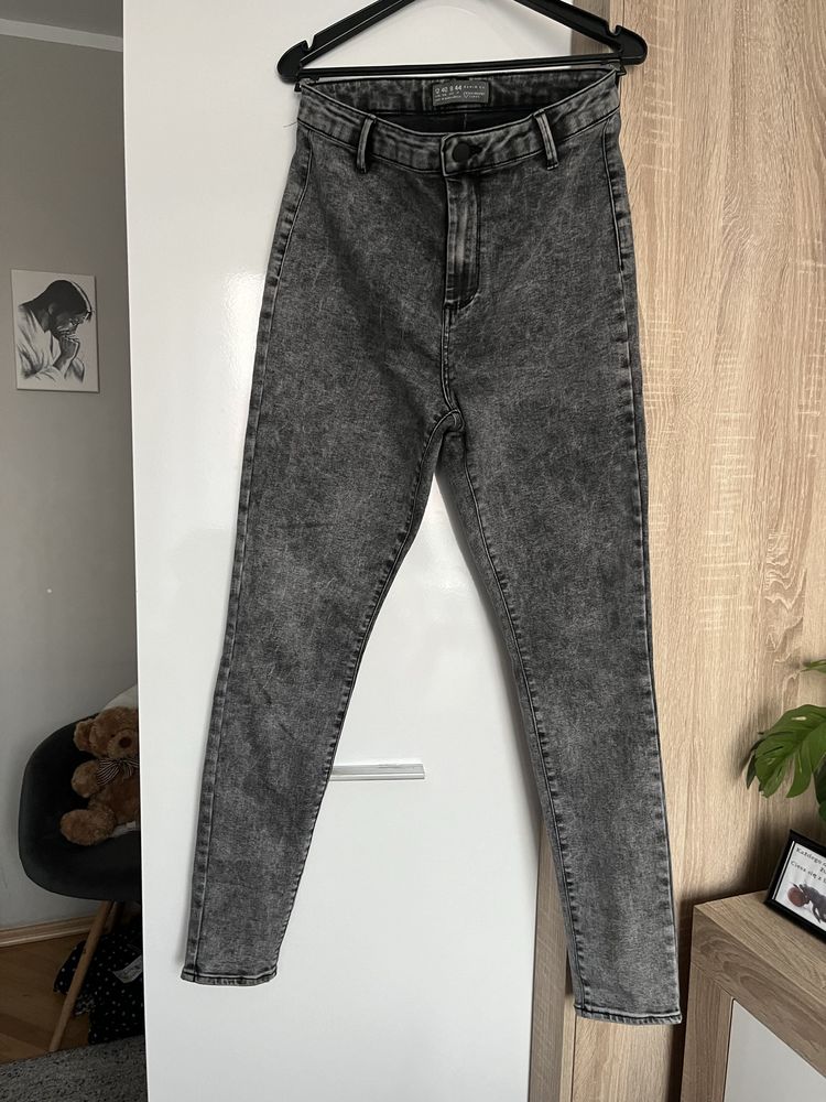 Grafitowe szare jeansy damskie Primark spodnie dżinsowe