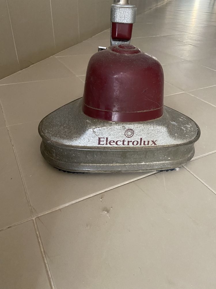 enceradora antiga Electrolux