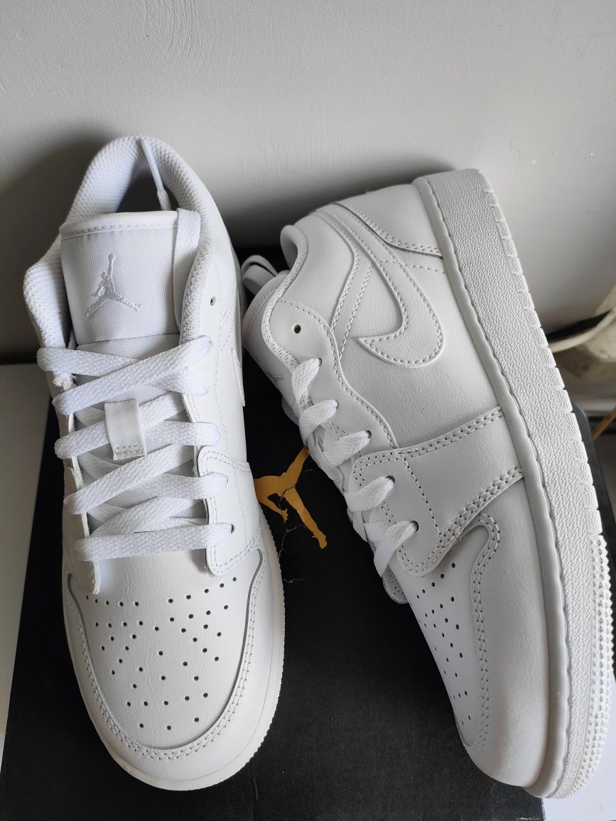 Buty Nike air jordan 1 low triple white białe 38