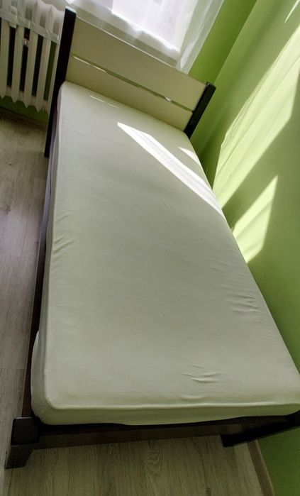 Łóżko 210x100 z materacem i stelażem