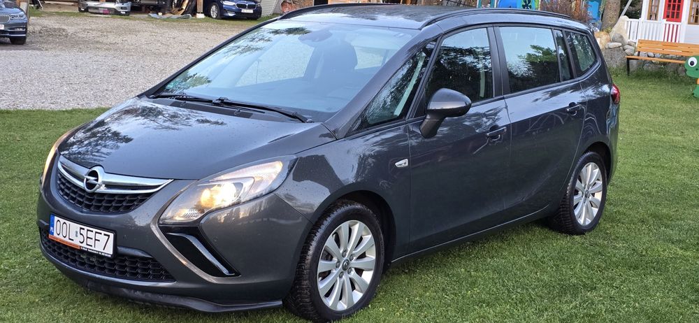 Śliczna Zafira 7osobowa Hak Grzana kierownica