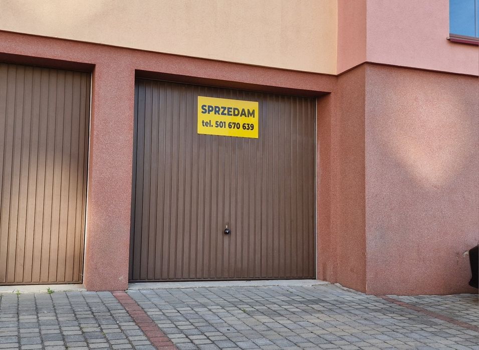 Sprzedam Garaż 17m2 Minakowskiego/Sikorskiego