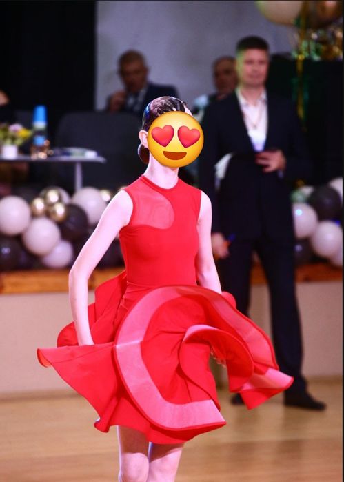 Бальні плаття бейсік