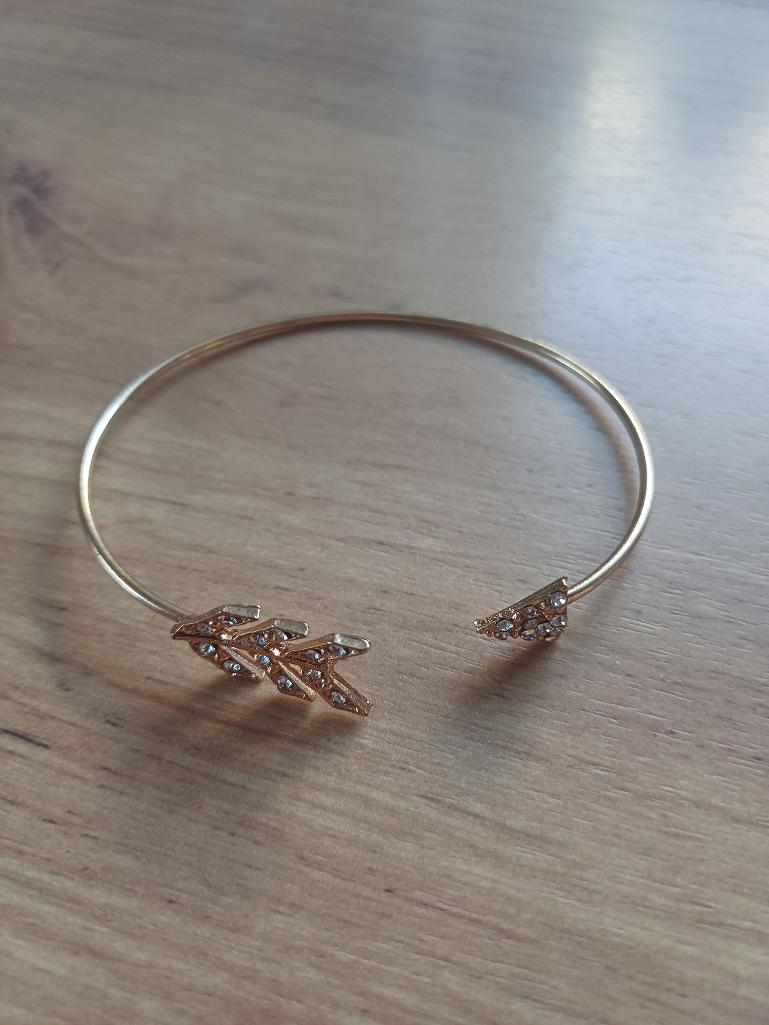 Złota bransoletka wkładana diamenty błyszcząca elegancka