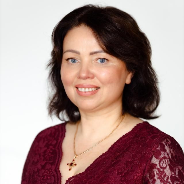 коуч, ігропрактик, психотерапевт, маю досвід роботи з ПТСР. Он-лайн