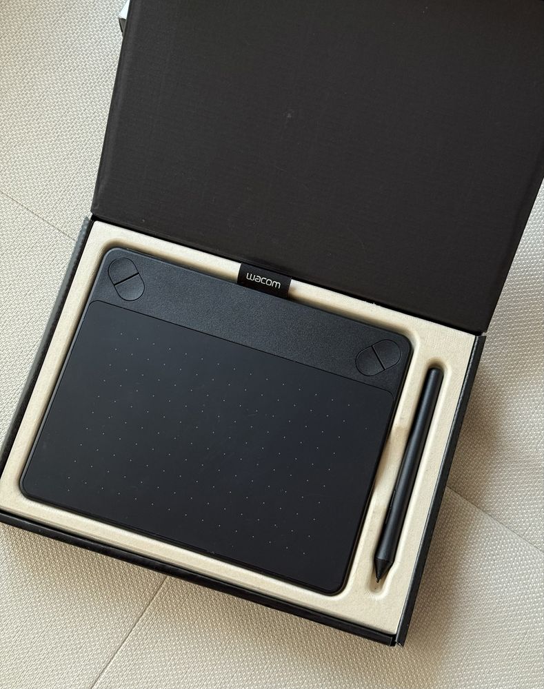 Графічний планшет Wacom Intuos Art PT S Black