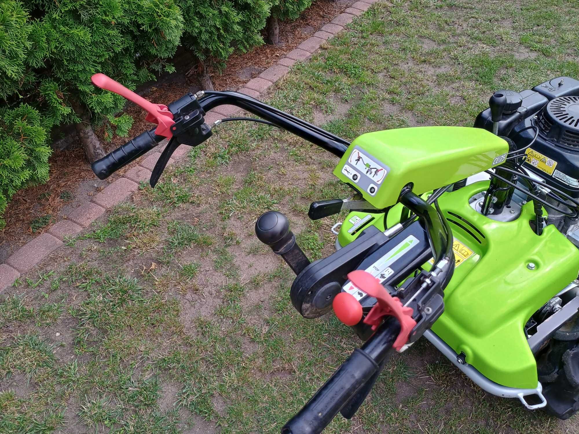 Kosiarka Karczownica Grillo do wysokich traw zarośli Honda 10 KM Hydro