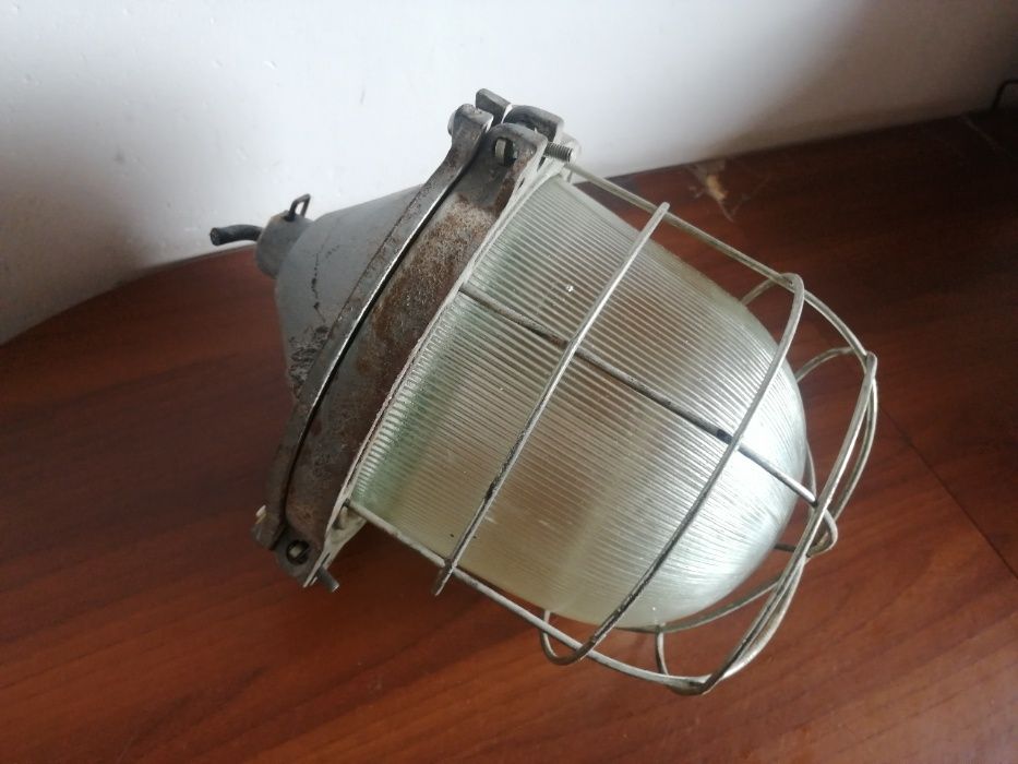 Duża lampa przemysłowa ZAOS OKs-1 z PRL kanałowa loft