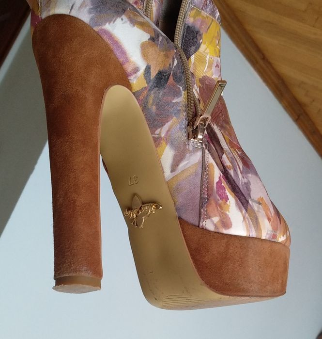 Распродажа.Чоботи жіночі , Іспанія.37р.