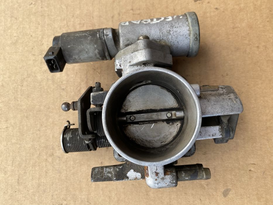 Opel Vectra B 2.0 16V przepustnica