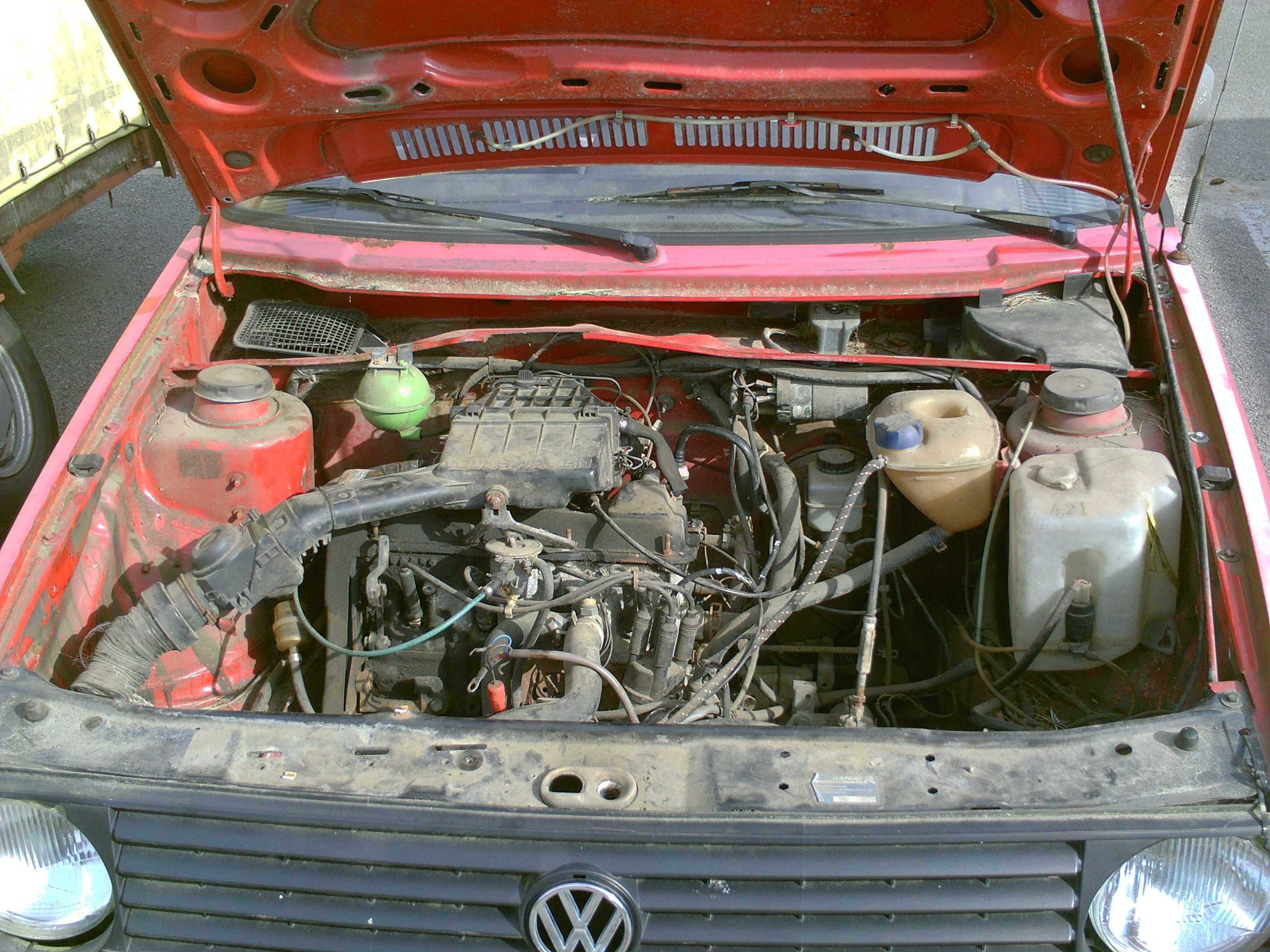 Volkswagen Golf 2 maska kolor LY3D czerwona Do Polerki