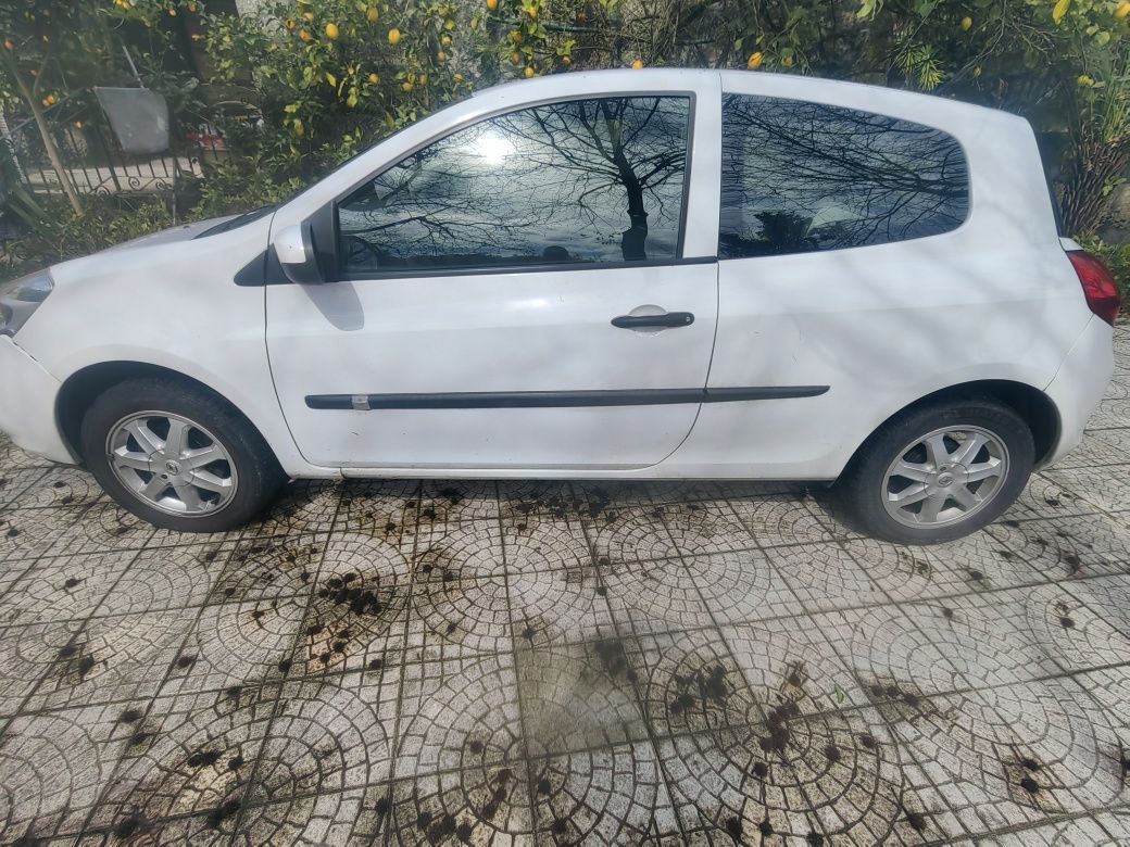 Vendo clio 2011.