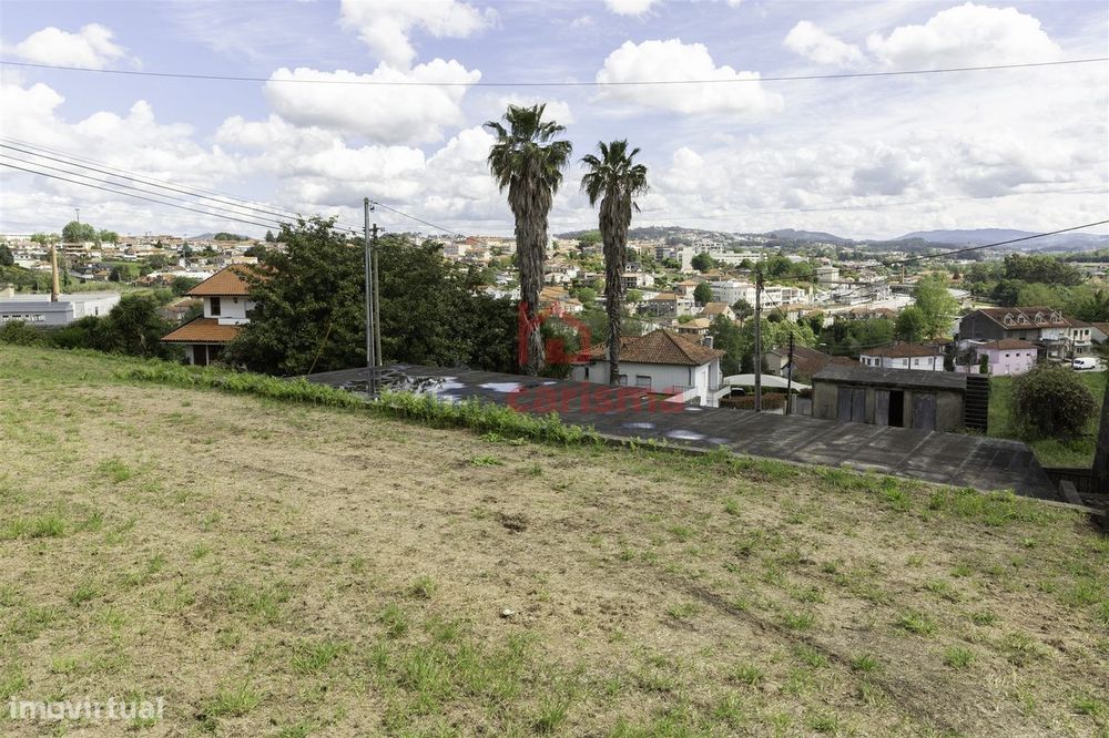 Terreno com Armazém em São Tomé de Negrelos, Santo Tirso