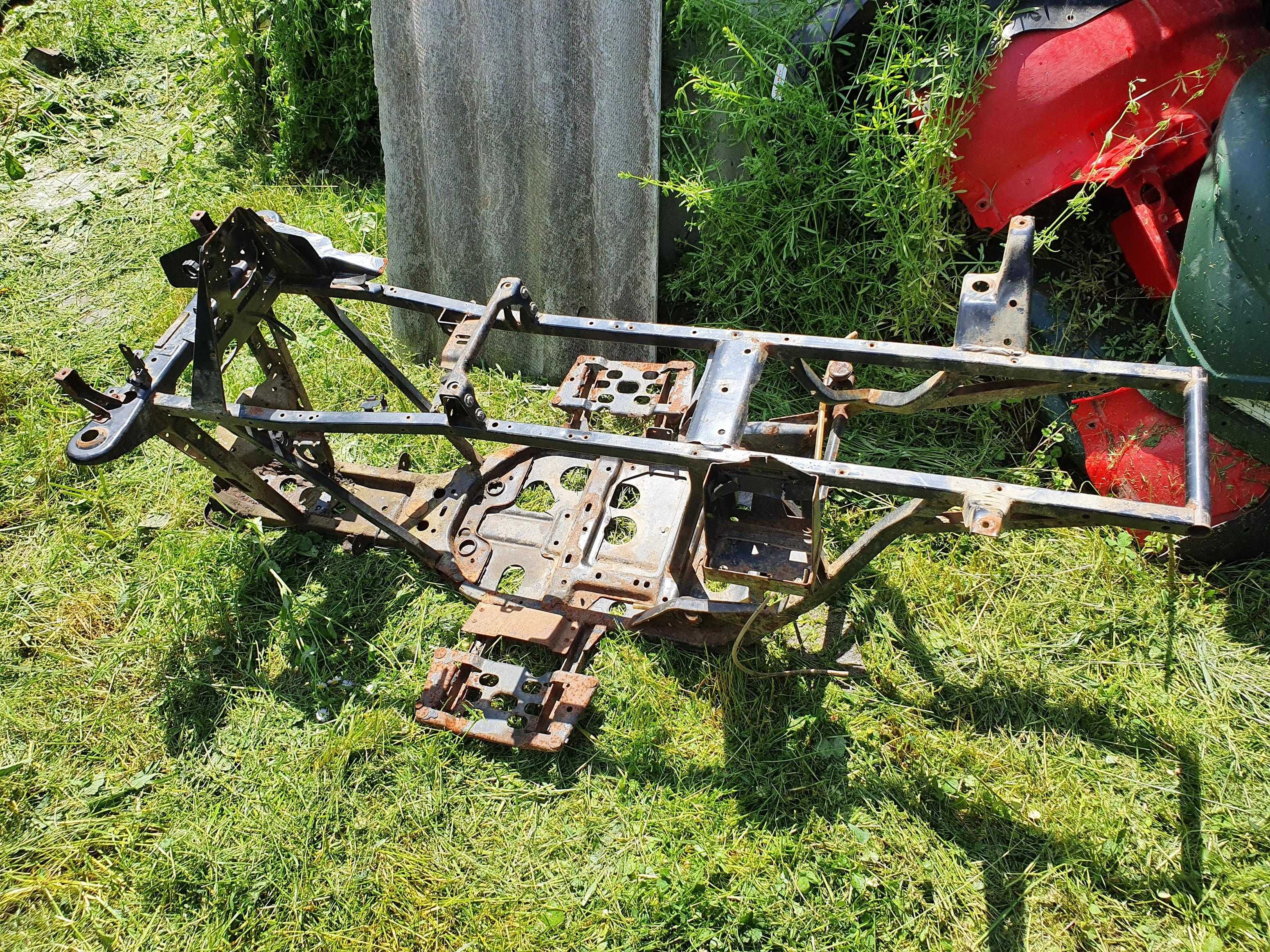 Rama Polaris Magnum 320 325 CZĘŚCI Dyfer Skrzynia Biegów Błotnik wał