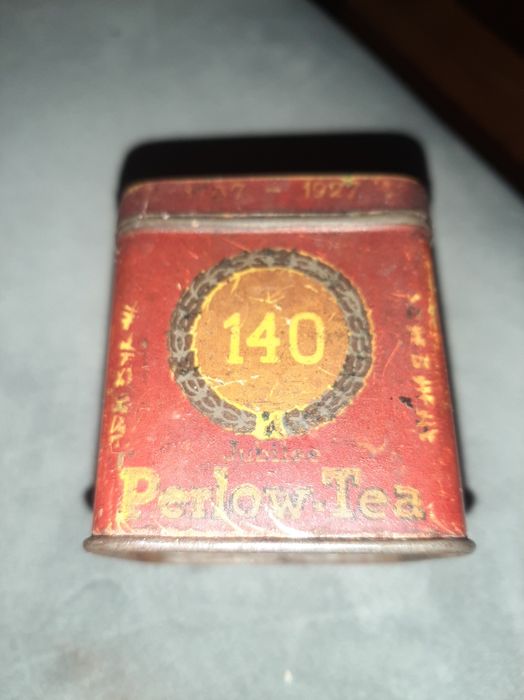 PRL Stare pudełko po herbacie