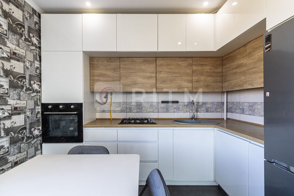 Оренда стильної 1-кімнатної квартири з кухнею-студією