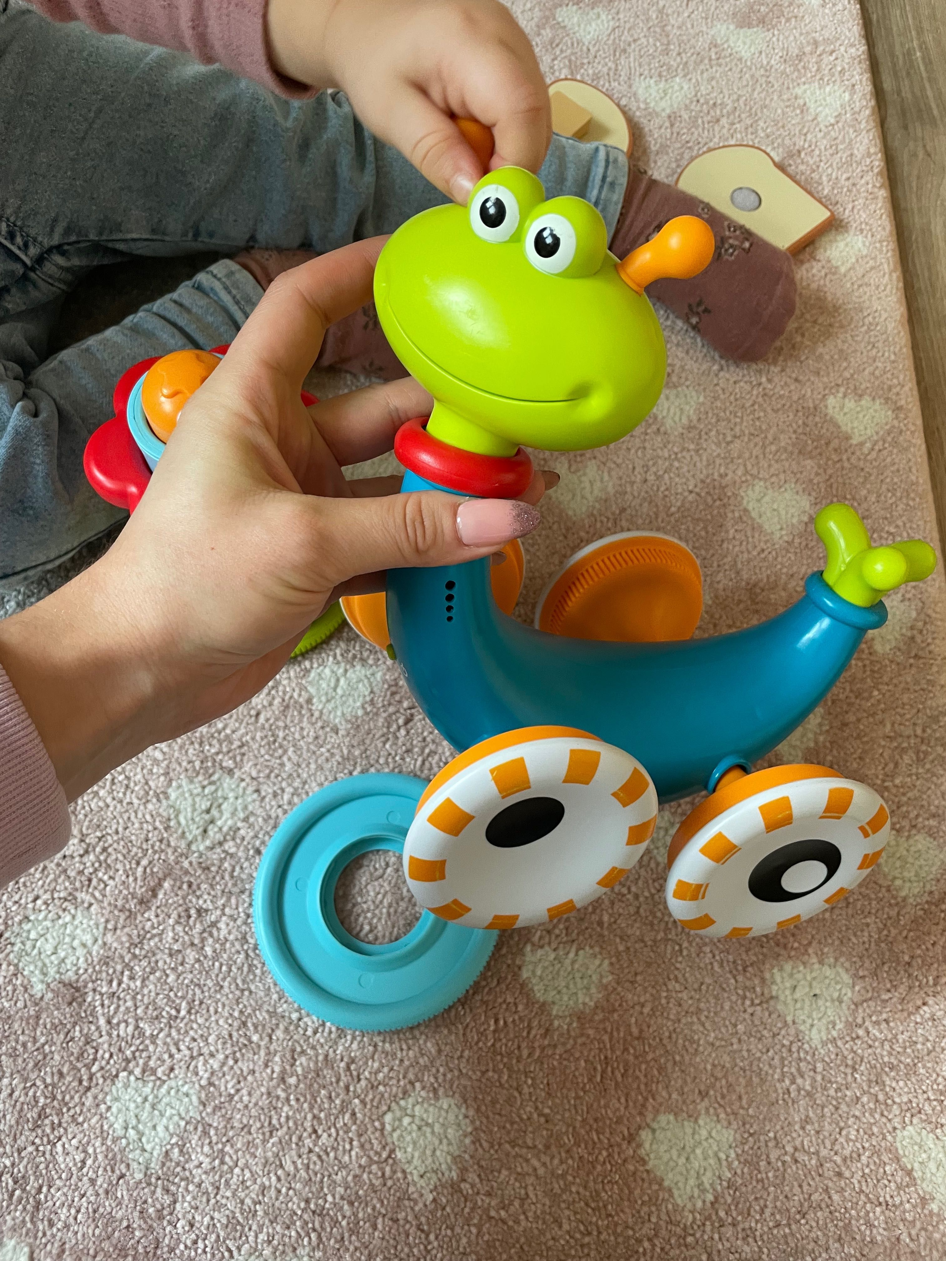 Ślimak yookidoo i dinozaury