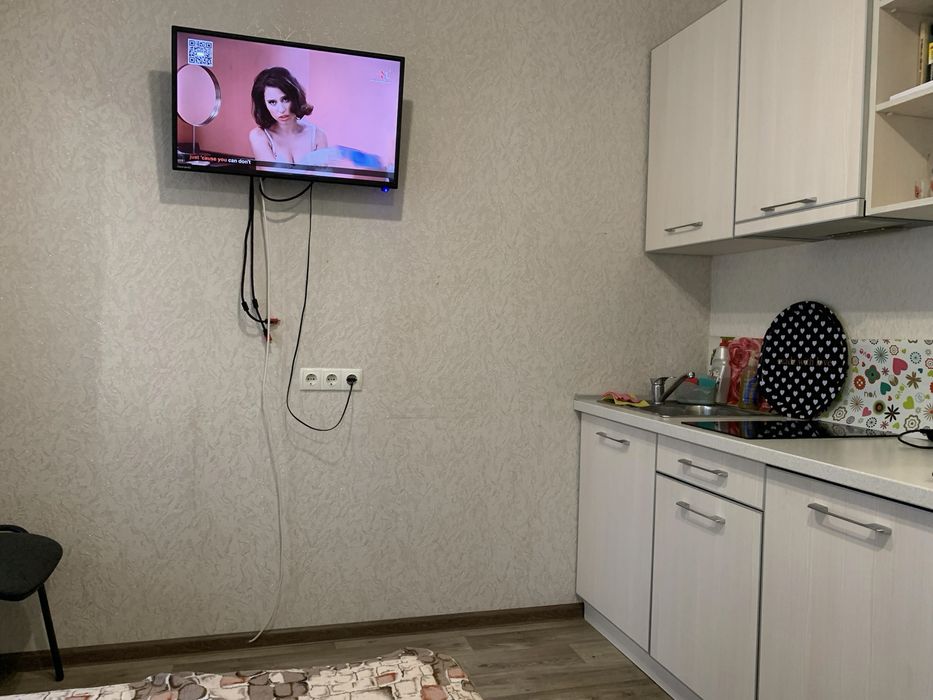 Сдам посуточно метро Спортивная,Защитников Украина