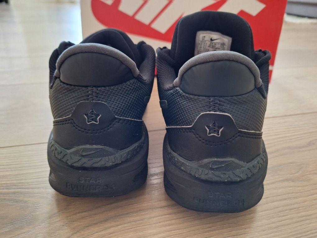Buty Nike r.37,5