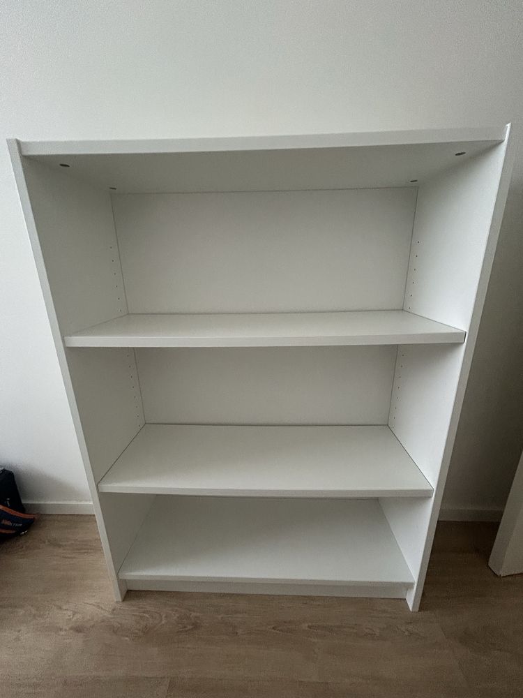2 estantes ikea brancas