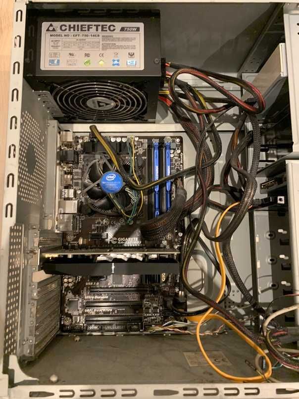 Komputer stacjonarny INTEL i7 4790, 16 GB Ram