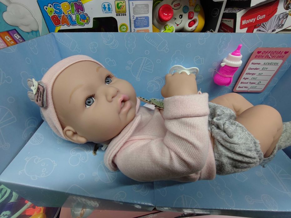 Пупс типу Реборн з Німеччини як живий вініловий reborn скляні очі