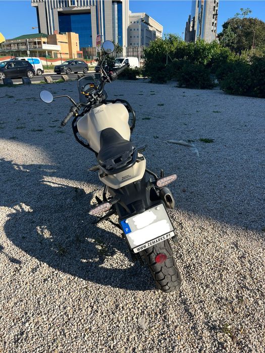 Royal Enfield Himalayan 450 - Como nova