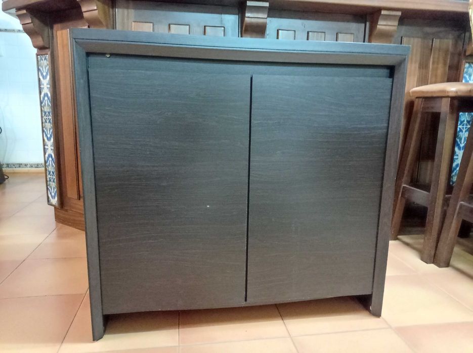 Armário Pequeno de Duas Portas 80x50x85