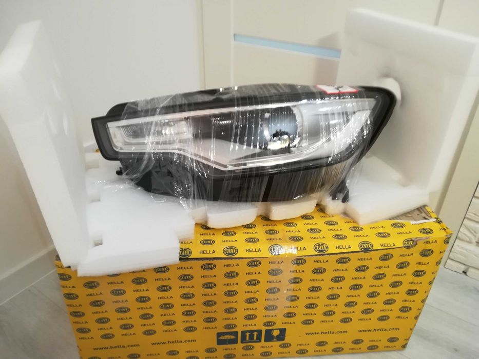 REFLEKTOR Przedni  LAMPA Lewa - Audi  A6