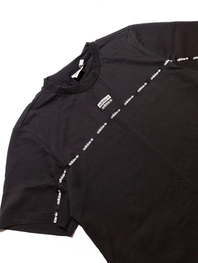 Плаття adidas L сяже і на М як оверсайз