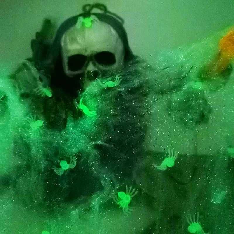 HALLOWEEN upiorne świecące PAJĄKI 50 szt.