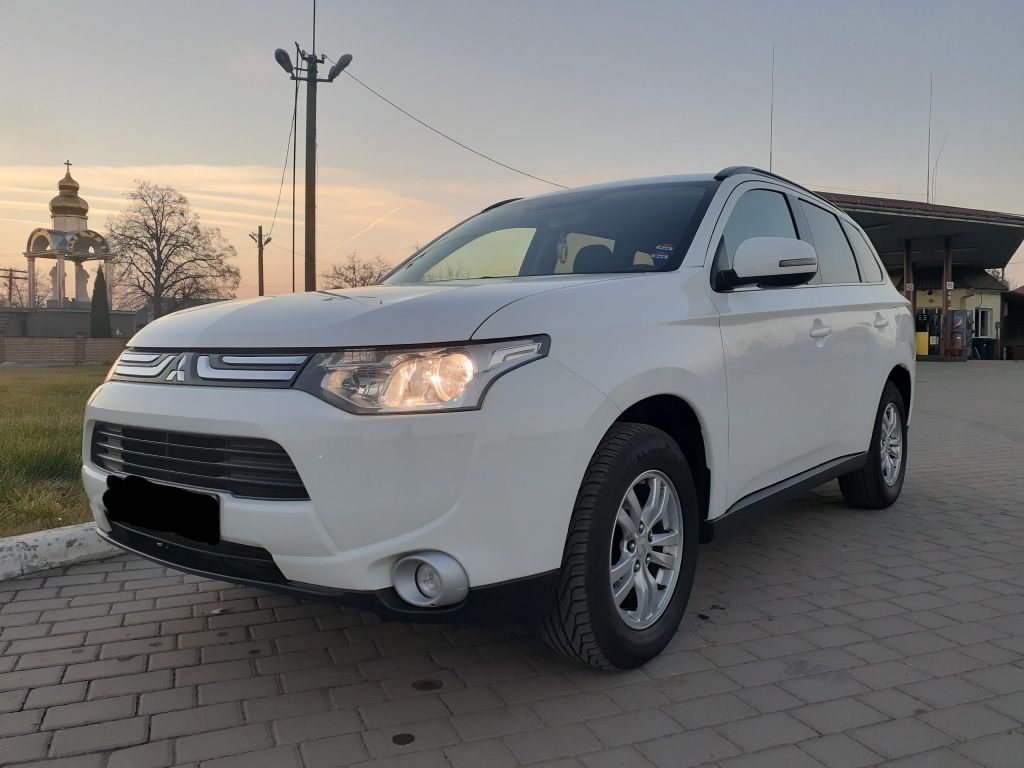 Mitsubishi Outlander 3, Міцубіші Аутлендер