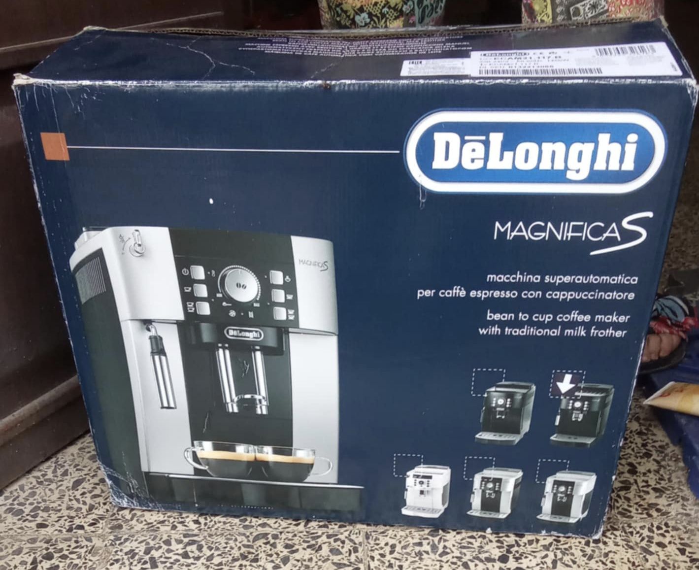 NOVA Maquina de cafe DELONGHI Magnifica S ECAM21.117.B