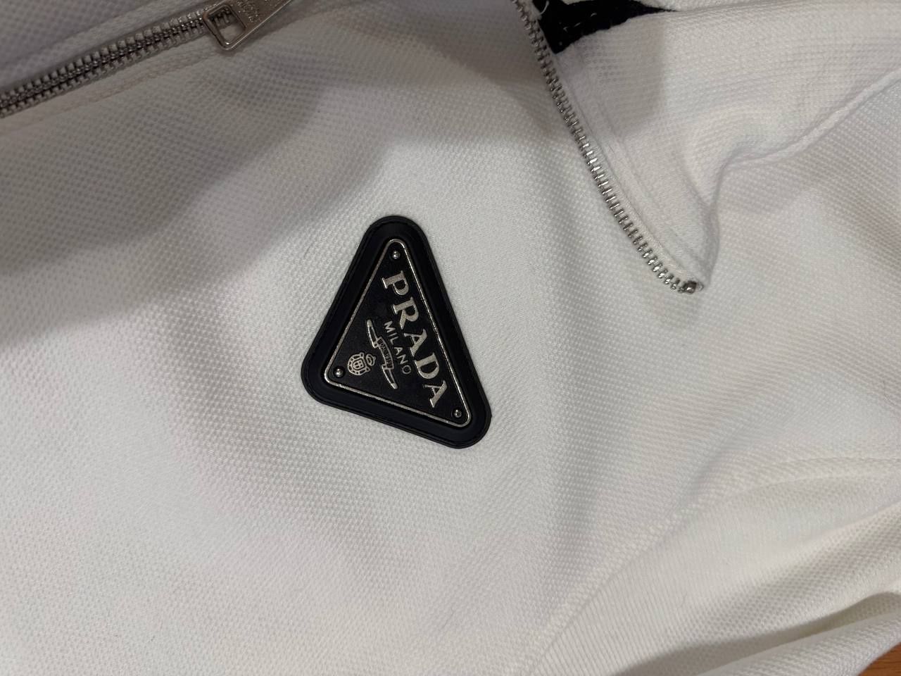 Зіпка,кофта,светр,prada,прада